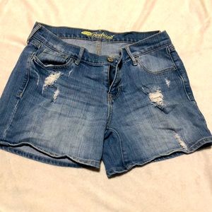 Light wash boyfriend style jean shorts